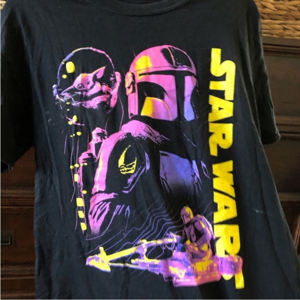 Star Wars black short sleeve graphic tee in size L